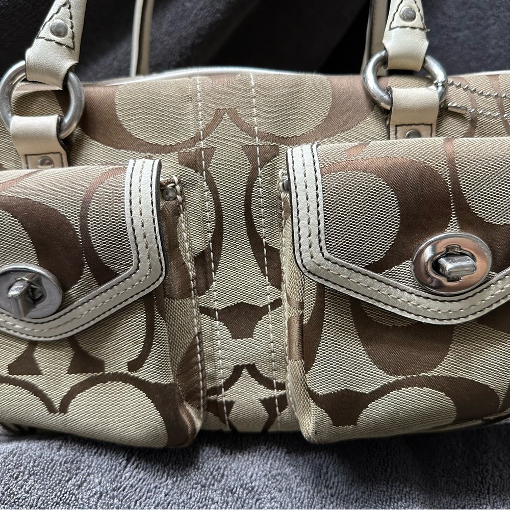 Signature Large
Gallery Pocket (#k05j-6232) white
Leather  tan Canvas Satchel